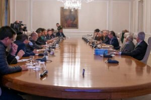 Reunión de gobernadores de Colombia en un encuentro institucional