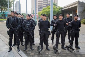 Integrantes del grupo COPES de la Policía Nacional durante un dispositivo de seguridad en Medellín