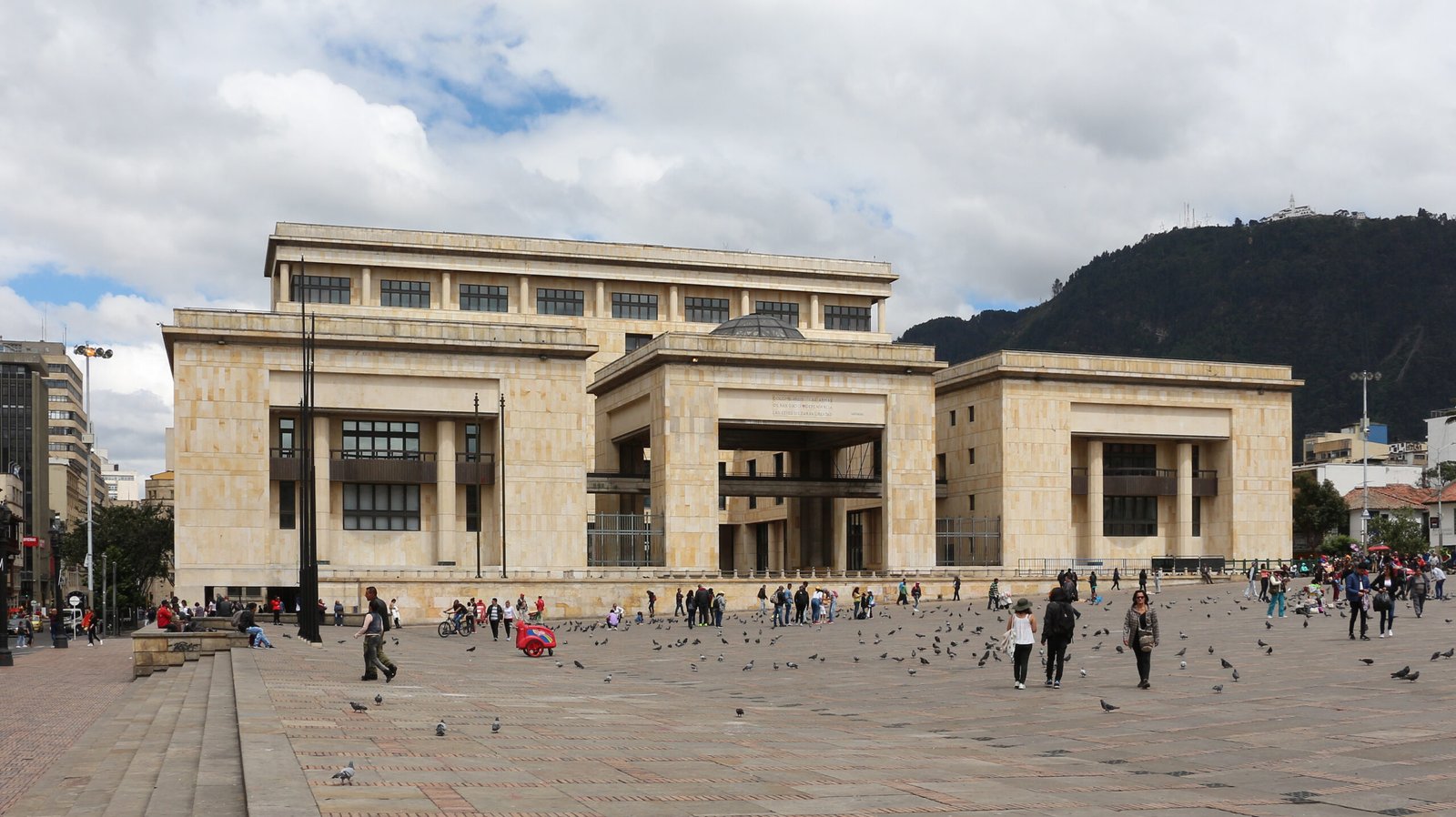 Fachada del Palacio de Justicia de Colombia en Bogotá, fotografía de archivo de enero de 2020.