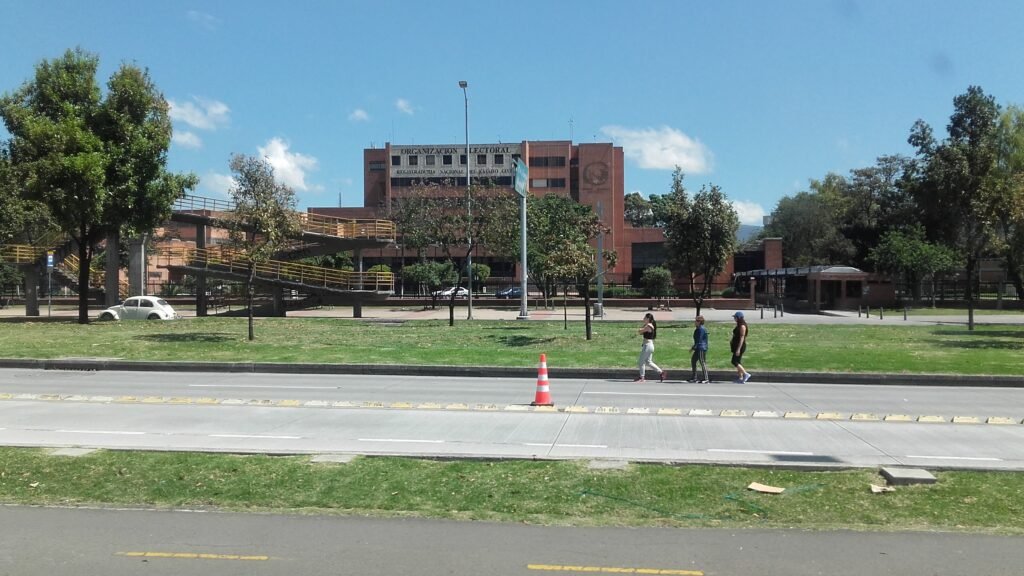 Fachada de la sede de la Registraduría Nacional del Estado Civil en Bogotá